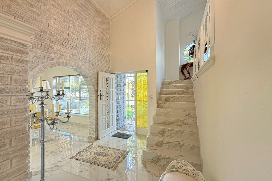 5 Bedroom Property for Sale in De Tijger Western Cape
